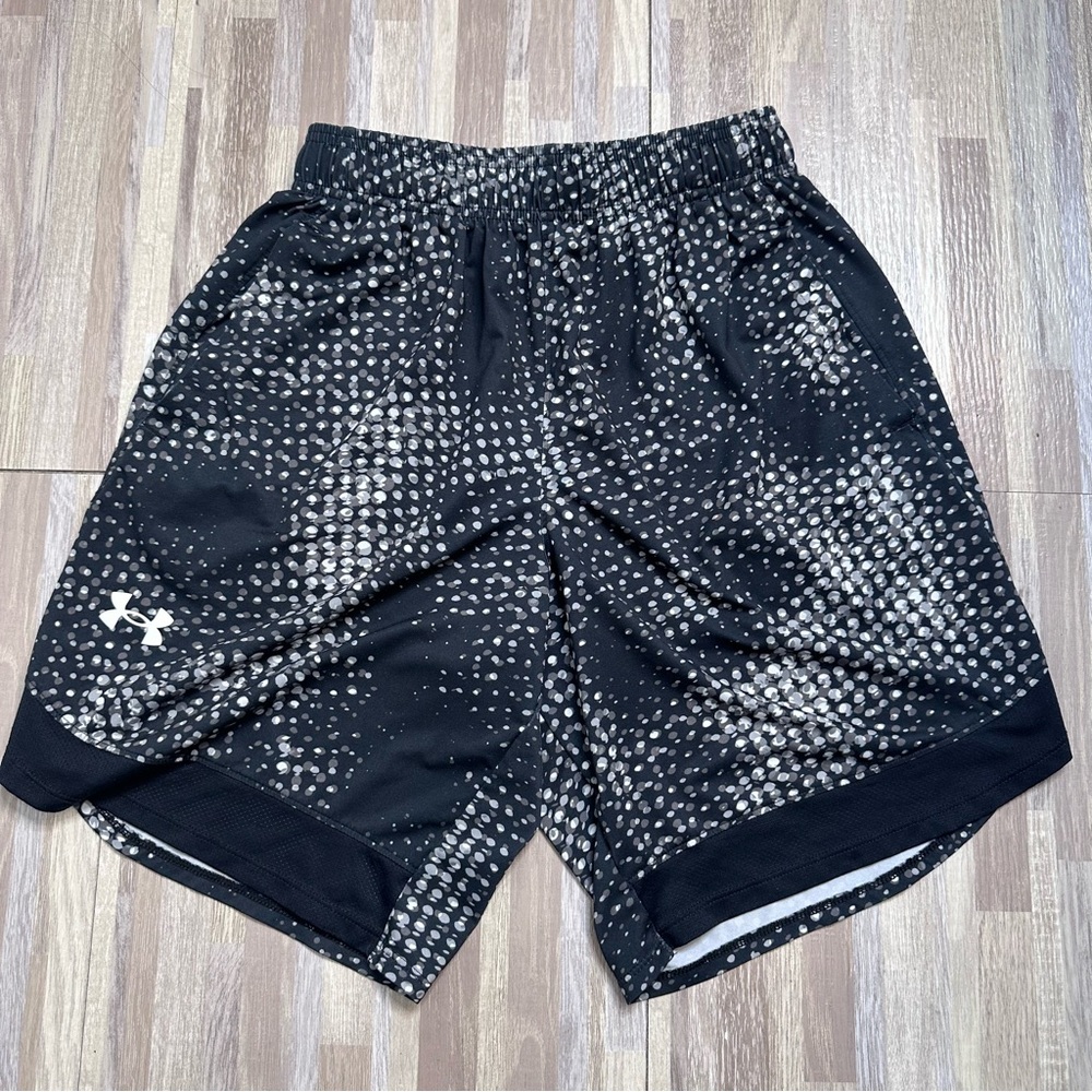 Under Armour Men’s Black Performance Dotted Training Shorts Size Small